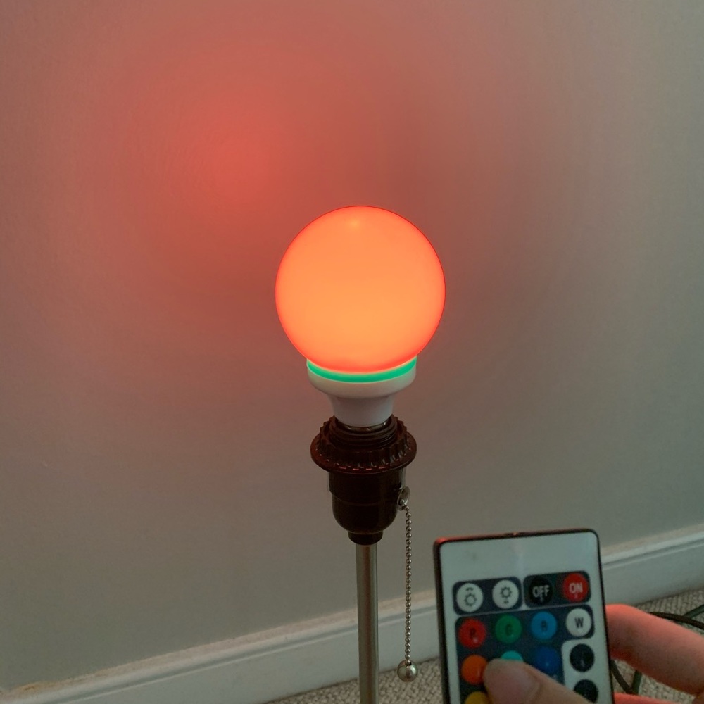 Color Changing LED light bulb - Picture 5 of 6